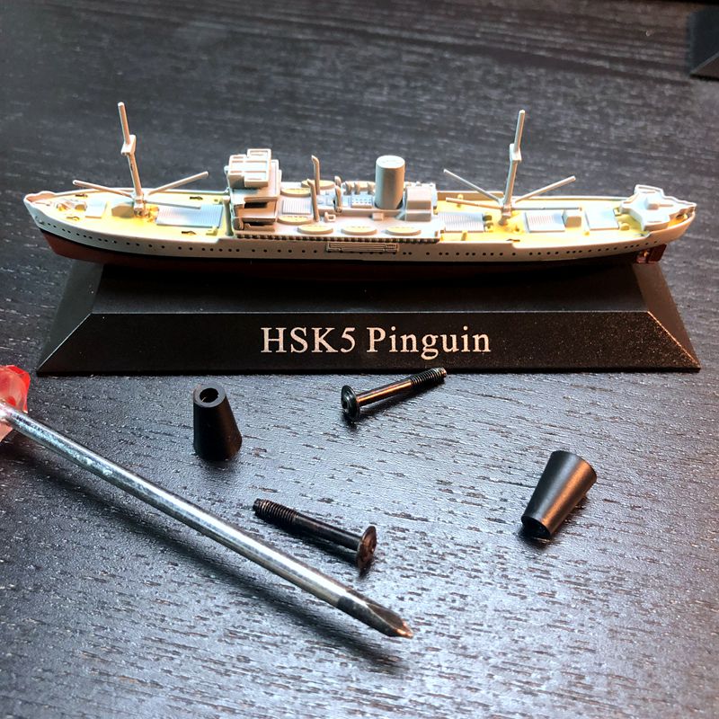 1: 1250 model of German Navy cruiser Pinguin Military products Alloy ship model