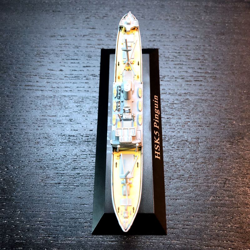 1: 1250 model of German Navy cruiser Pinguin Military products Alloy ship model
