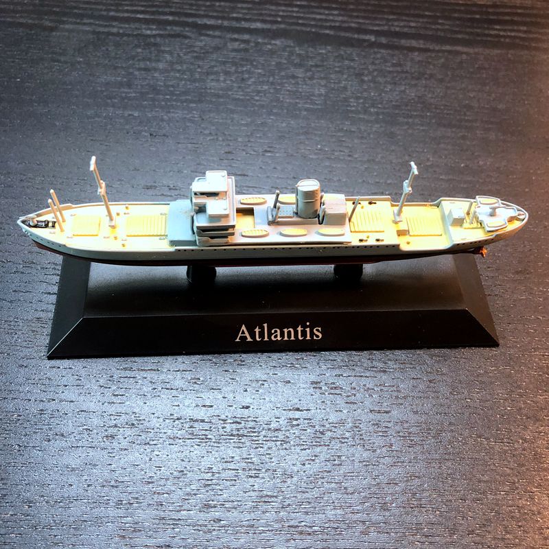 1: 1250 German Navy Atlantis cruiser model Finished alloy ship model