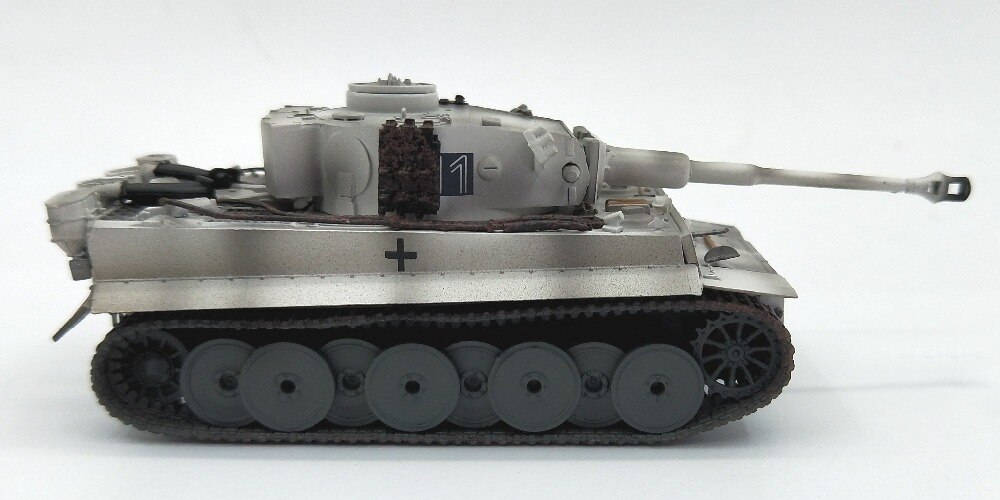 1:72 German Tiger Tank Model Early type Snow painting Finished model 36208