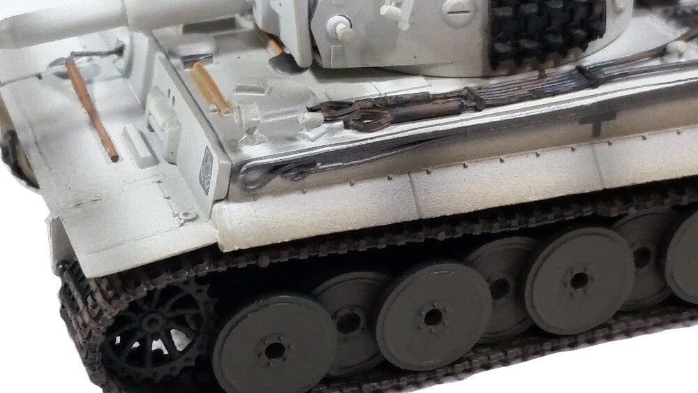 1:72 German Tiger Tank Model Early type Snow painting Finished model 36208