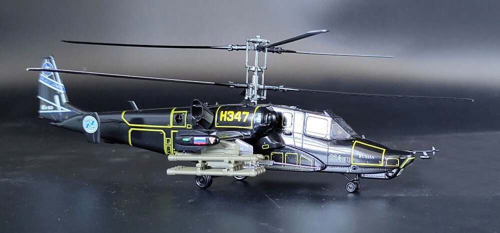 1:72 Russian Ka-50 armed helicopter Finished product simulation model 37020 1:72 Russian Ka-50 armed helicopter Finished product simulation model 37020