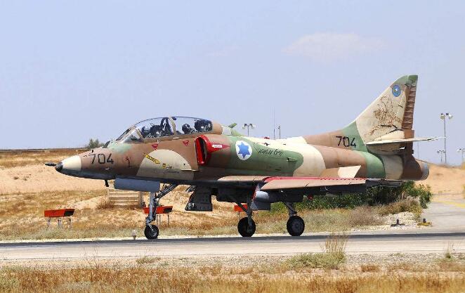 rare Special Offer 1:72 Middle East War Israeli Air Force Model of A4 Attacker alloy Collection Model