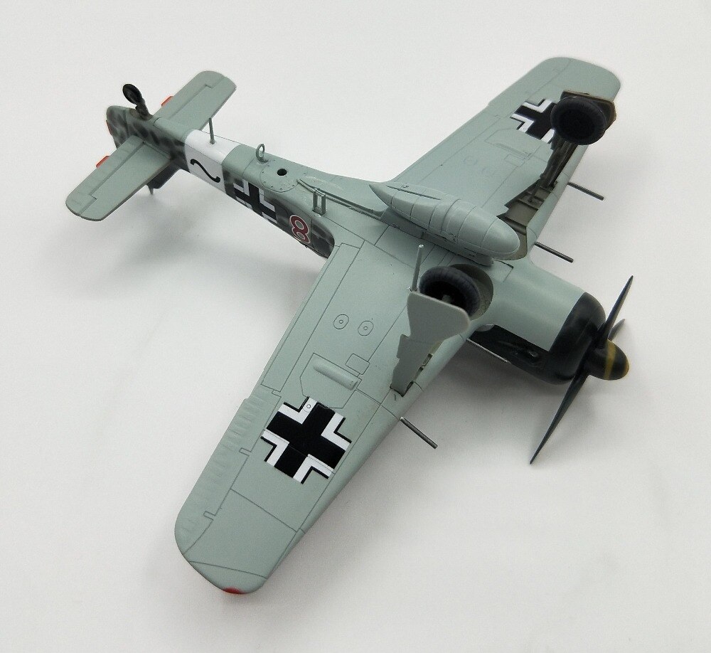 Trumpeter 1/72 German fw190 A-8 fighter 36364 finished product model Trumpeter 1/72 German fw190 A-8 fighter 36364 finished product model