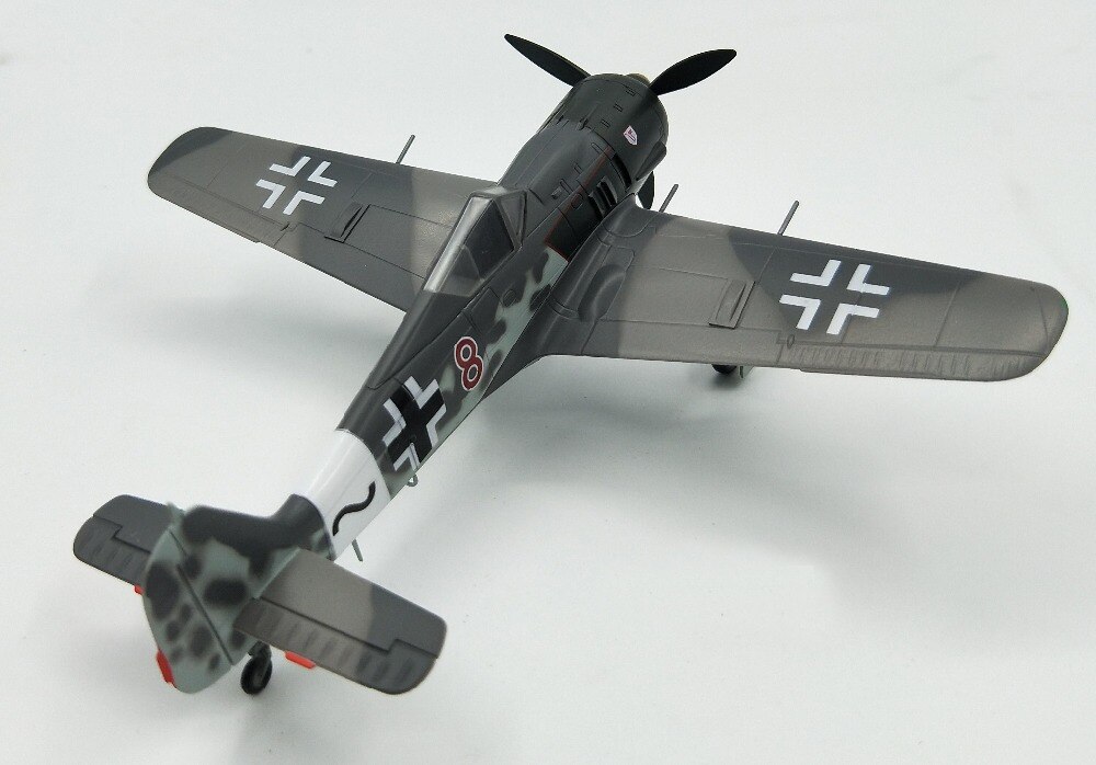 Trumpeter 1/72 German fw190 A-8 fighter 36364 finished product model Trumpeter 1/72 German fw190 A-8 fighter 36364 finished product model