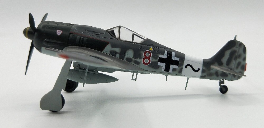 Trumpeter 1/72 German fw190 A-8 fighter 36364 finished product model Trumpeter 1/72 German fw190 A-8 fighter 36364 finished product model