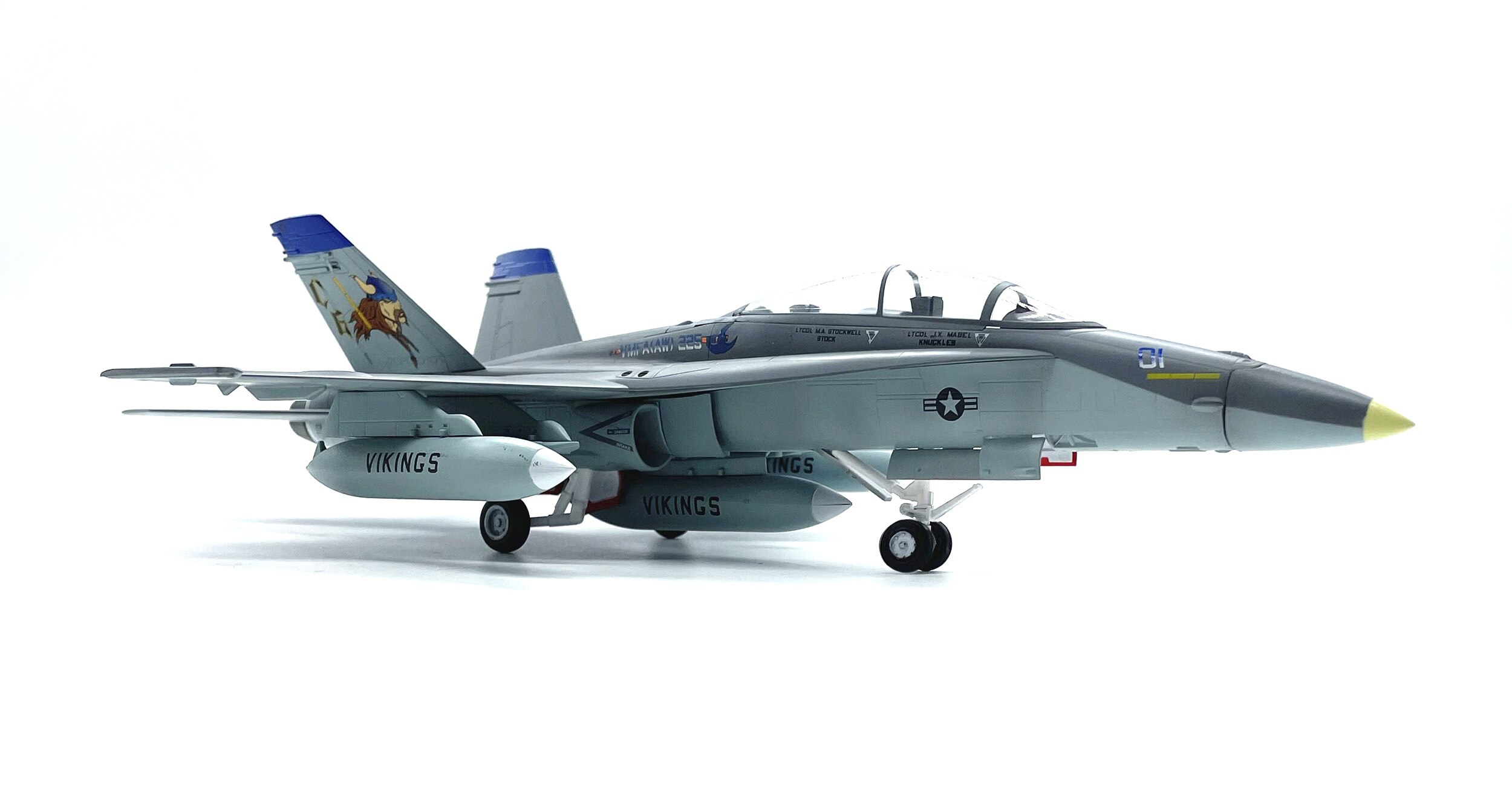1: 72 U.S. f / a-18d fighter model Finished simulation ornament Trumpeter 37119