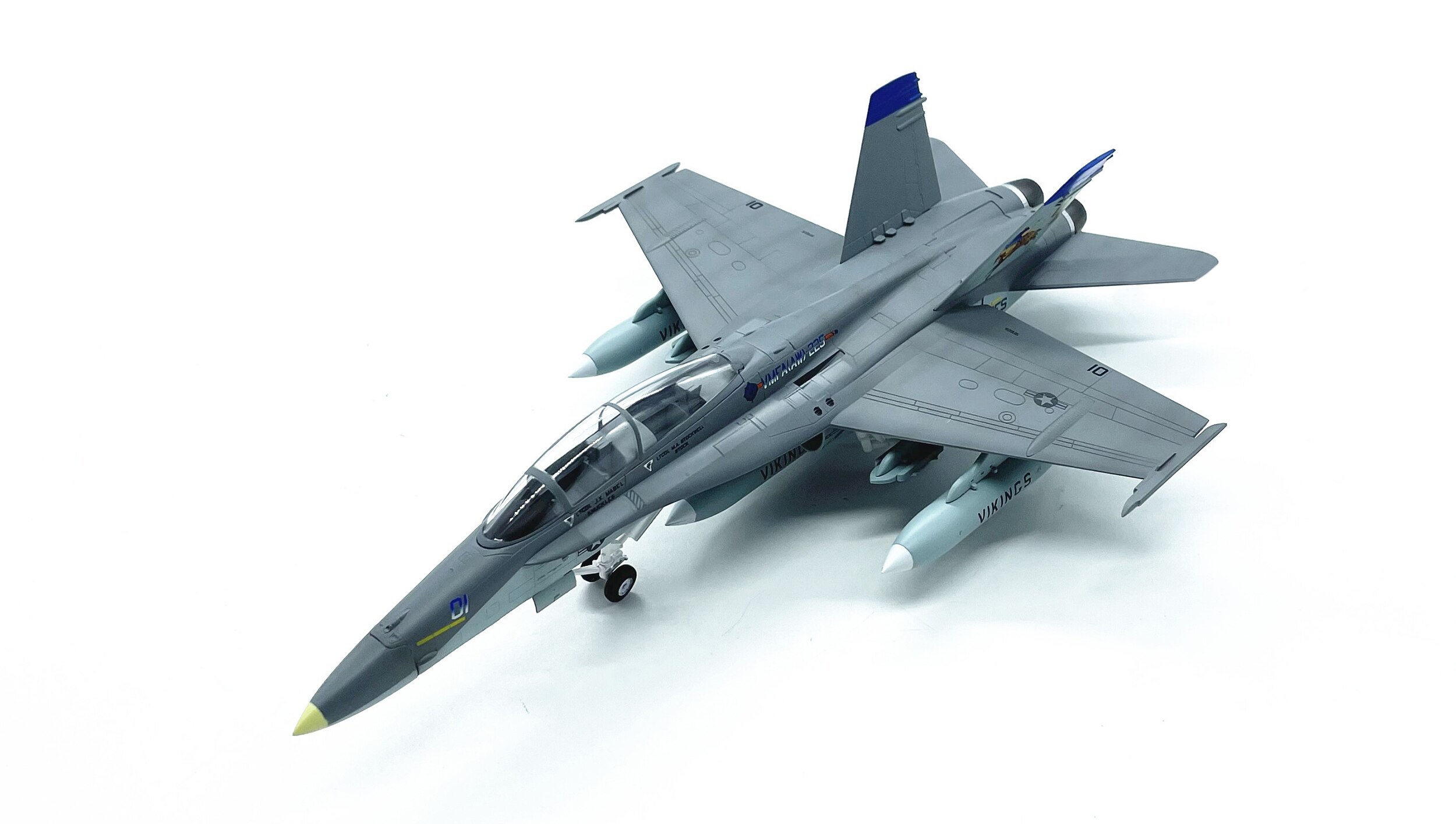 1: 72 U.S. f / a-18d fighter model Finished simulation ornament Trumpeter 37119