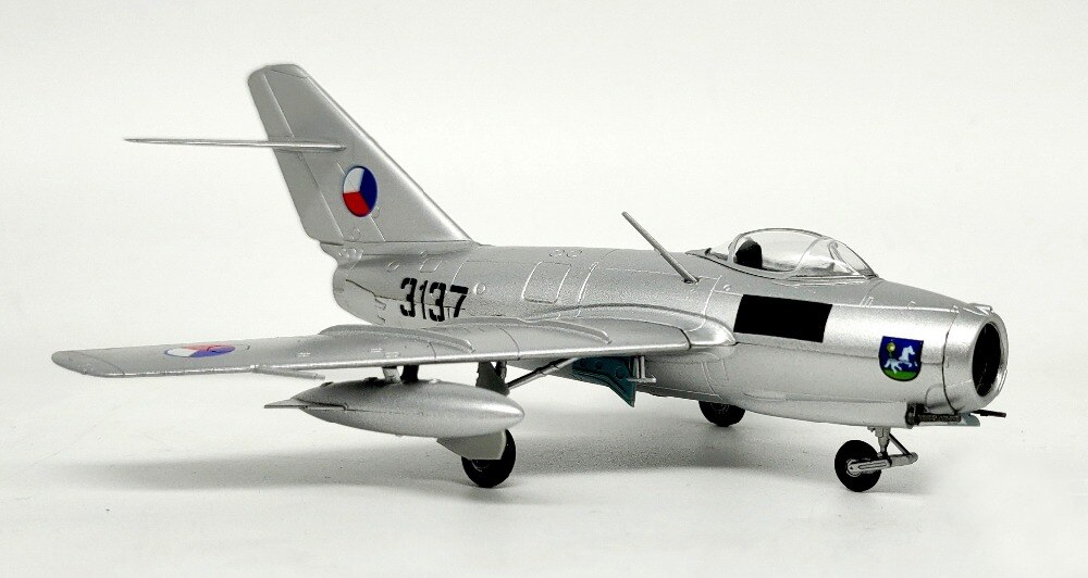 1:72 Czech air force Mig15 fighter model Trumpeter Finished product 37132