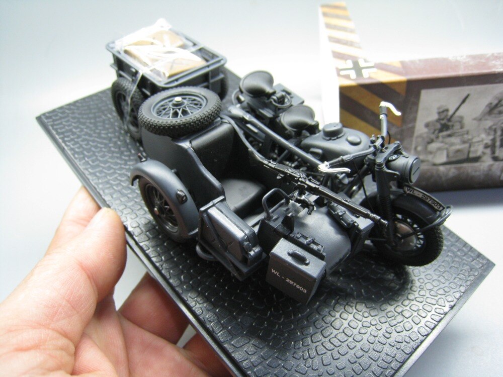 1/24 German R75 tricycle model Band Trailer European African battlefield Semialloy collection model 1/24 German R75 tricycle model Band Trailer European African battlefield Semialloy collection model