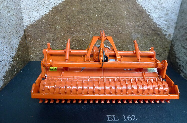 Fine 1:32 4199 El 162 land reclamation machine Tractor parts model Alloy collection model Fine 1:32 4199 El 162 land reclamation machine Tractor parts model Alloy collection model