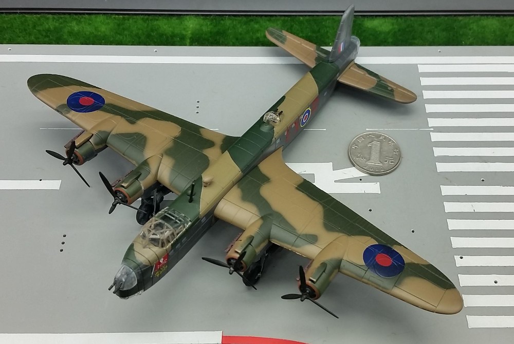 rare Special Offer 1:144 World War II Britain Model of Stirling Heavy Bomber Alloy Collection Model rare Special Offer 1:144 World War II Britain Model of Stirling Heavy Bomber Alloy Collection Model