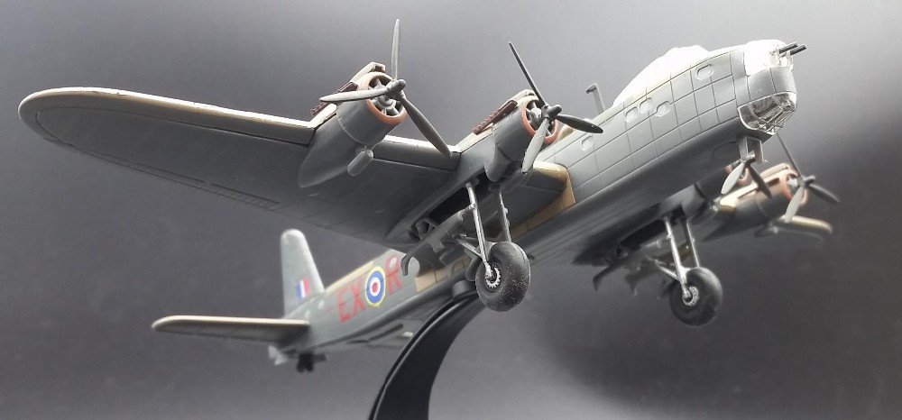 rare Special Offer 1:144 World War II Britain Model of Stirling Heavy Bomber Alloy Collection Model rare Special Offer 1:144 World War II Britain Model of Stirling Heavy Bomber Alloy Collection Model