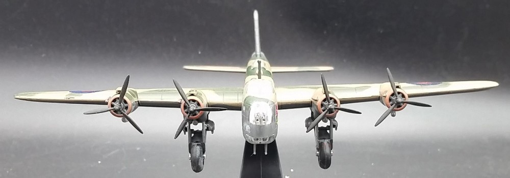 rare Special Offer 1:144 World War II Britain Model of Stirling Heavy Bomber Alloy Collection Model rare Special Offer 1:144 World War II Britain Model of Stirling Heavy Bomber Alloy Collection Model