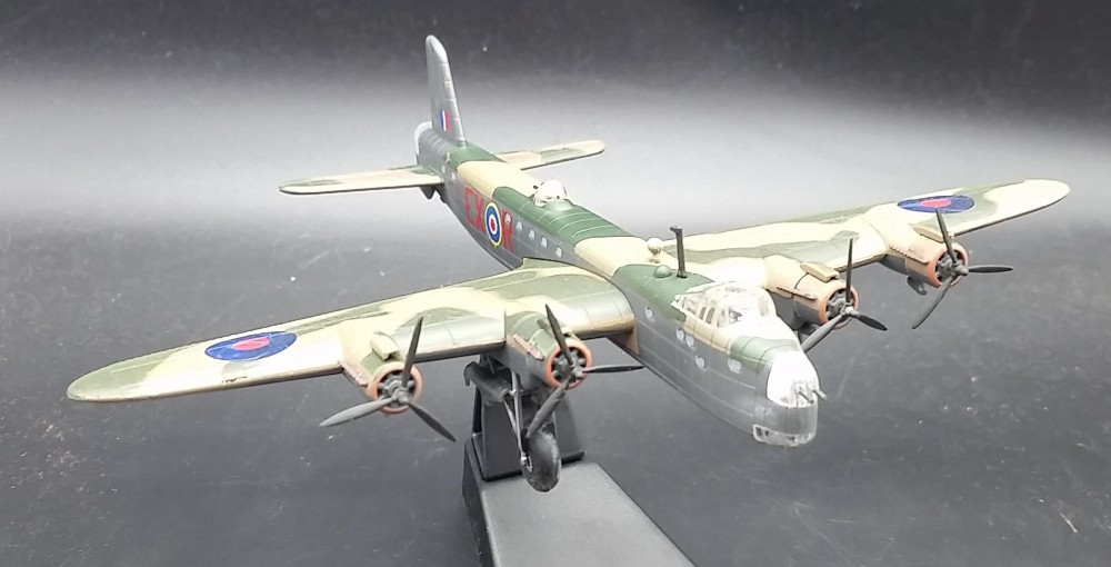 rare Special Offer 1:144 World War II Britain Model of Stirling Heavy Bomber Alloy Collection Model rare Special Offer 1:144 World War II Britain Model of Stirling Heavy Bomber Alloy Collection Model