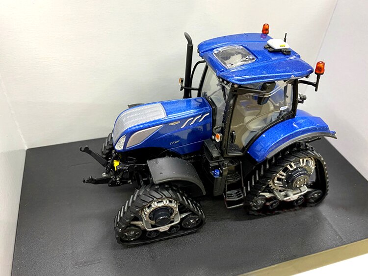Rare 1:32 t7.225 Crawler Tractor Model Agricultural machinery model Alloy engineering vehicle model 5365 Rare 1:32 t7.225 Crawler Tractor Model Agricultural machinery model Alloy engineering vehicle model 5365