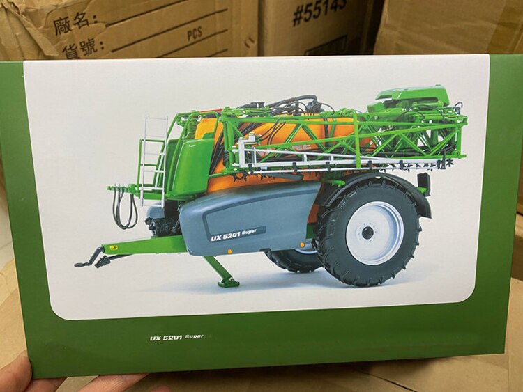 Rare 1:32 UX 5201 green tractor towing sprayer Alloy collection model Rare 1:32 UX 5201 green tractor towing sprayer Alloy collection model