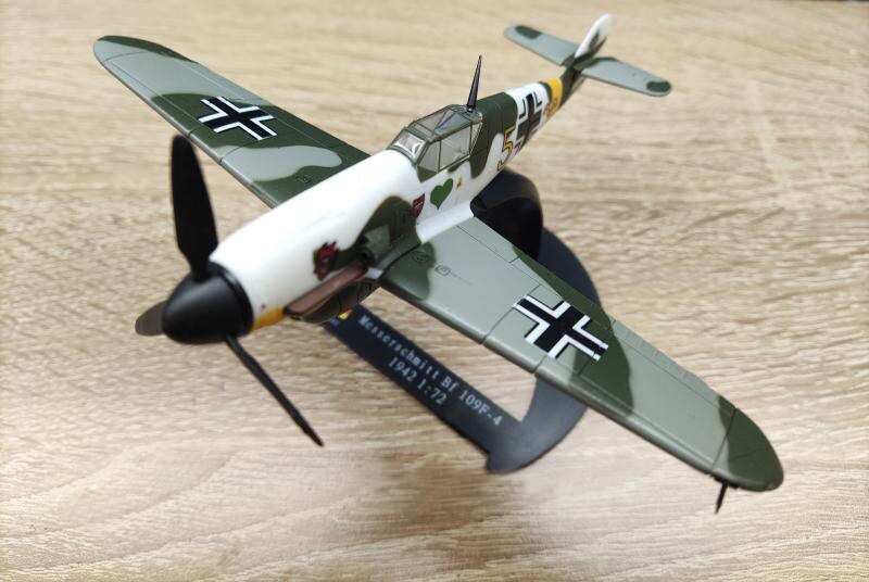 1: 72 World War II BF109 F4 fighter model Finished alloy model