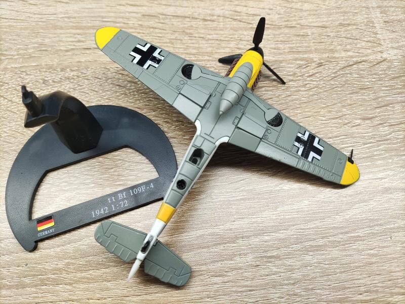 1: 72 World War II BF109 F4 fighter model Finished alloy model