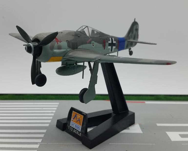 Trumpet 1:72 German FW190 A-8 fighter 36360 finished product model