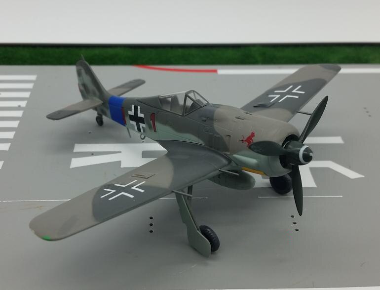 Trumpet 1:72 German FW190 A-8 fighter 36360 finished product model
