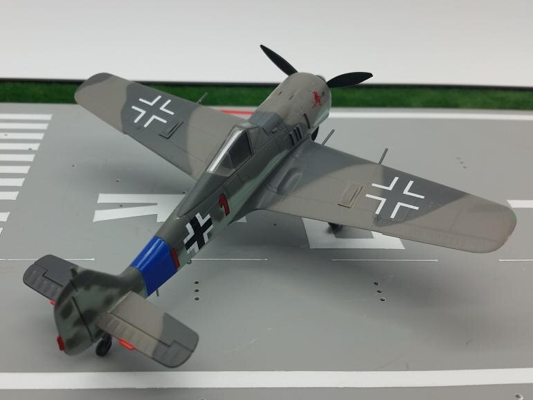 Trumpet 1:72 German FW190 A-8 fighter 36360 finished product model