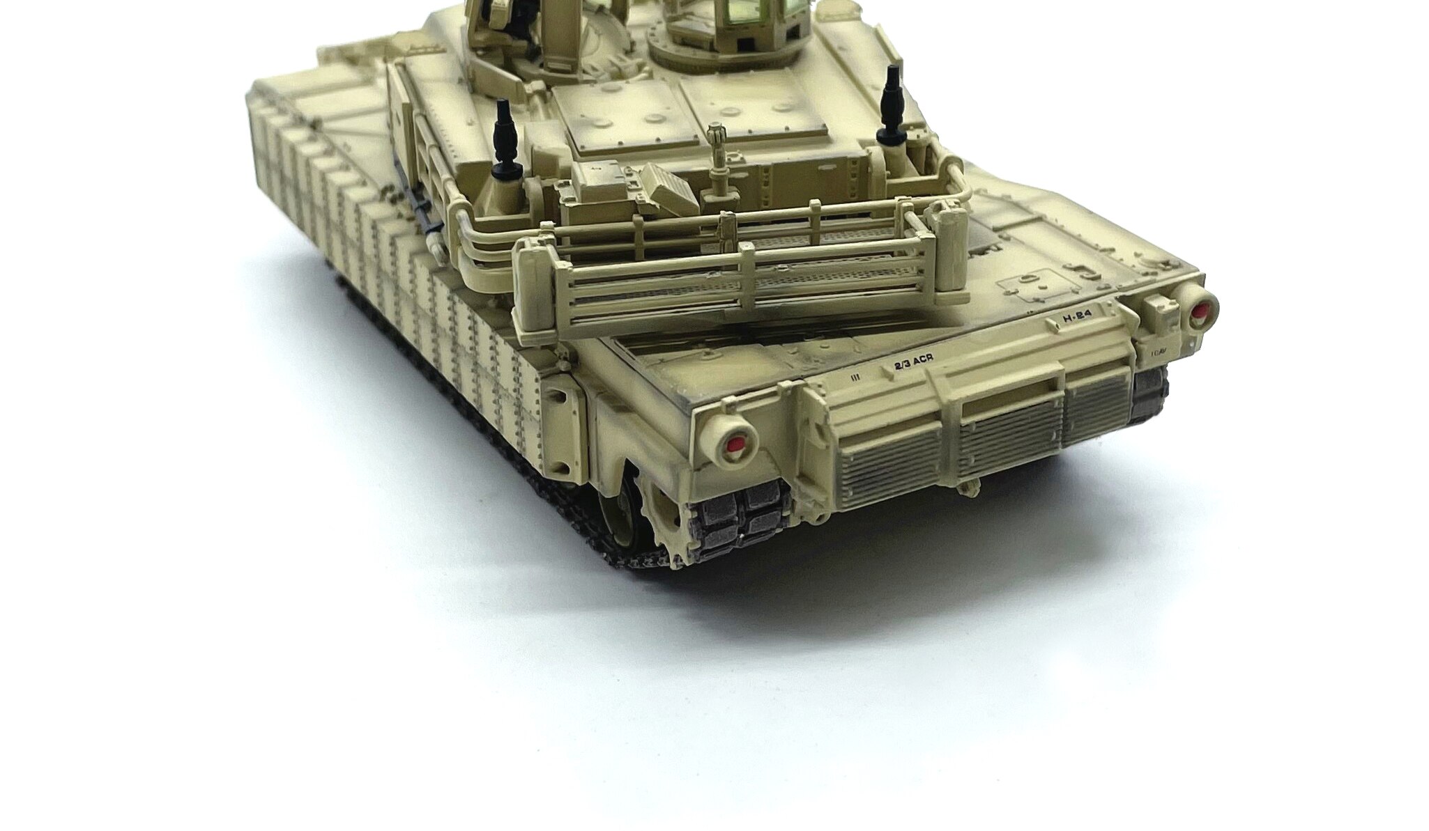 1: 72 us M1A2 tusk I Main Battle Tank Simulation product model Desert painting
