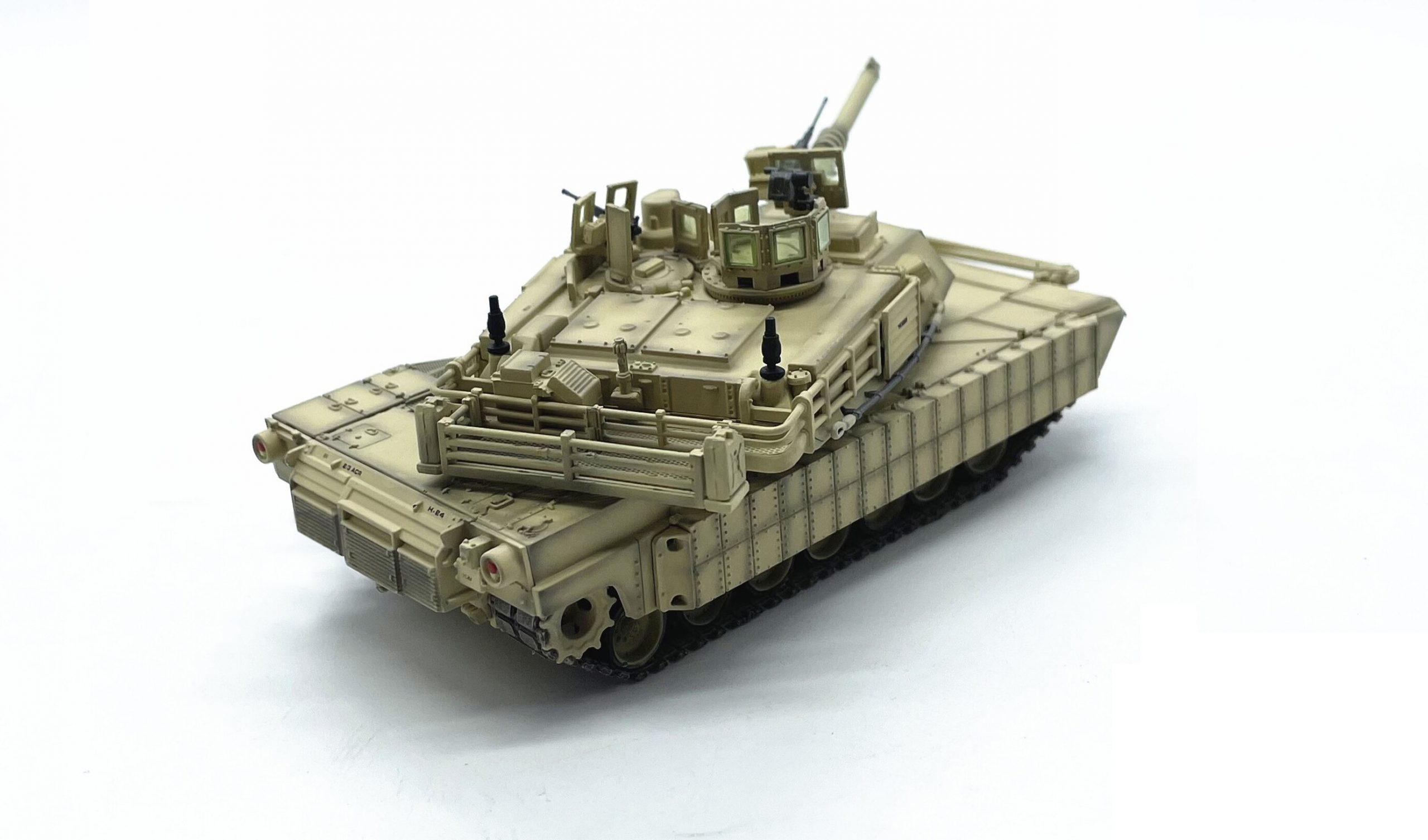 1: 72 us M1A2 tusk I Main Battle Tank Simulation product model Desert painting