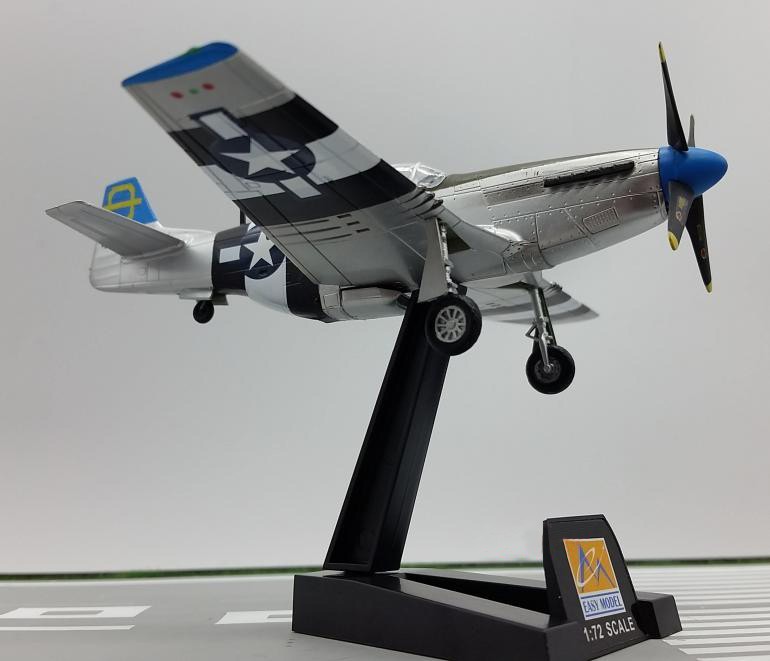 TRUMPETER 1:72 WWII US P51D Mustang model 37291 Favorite Model