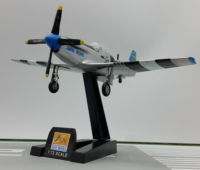 TRUMPETER 1:72 WWII US P51D Mustang model 37291 Favorite Model
