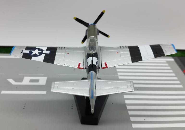 TRUMPETER 1:72 WWII US P51D Mustang model 37291 Favorite Model