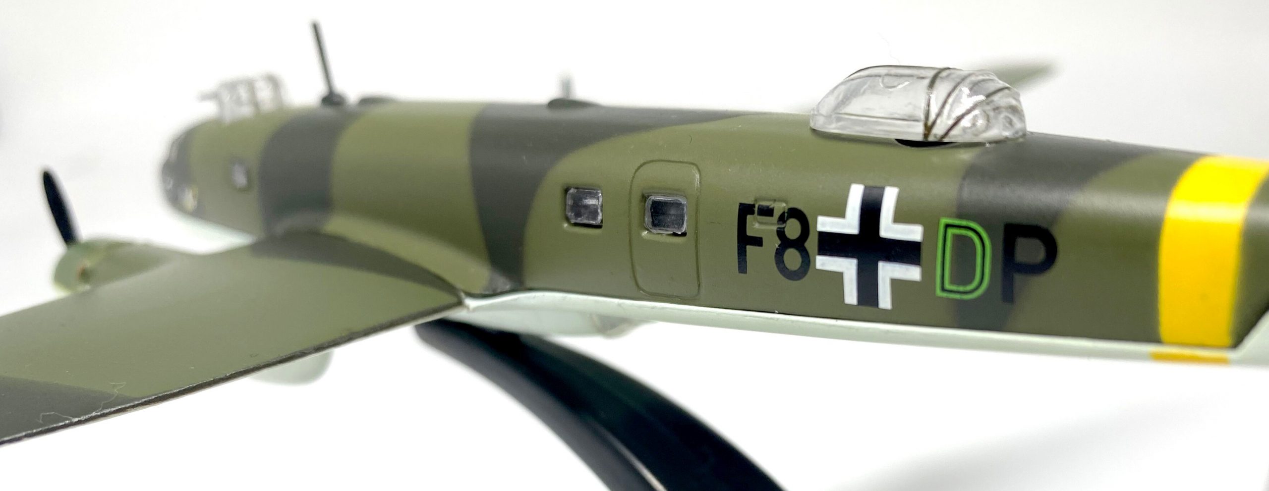 1: 144 German FW200 reconnaissance aircraft model Alloy aircraft model