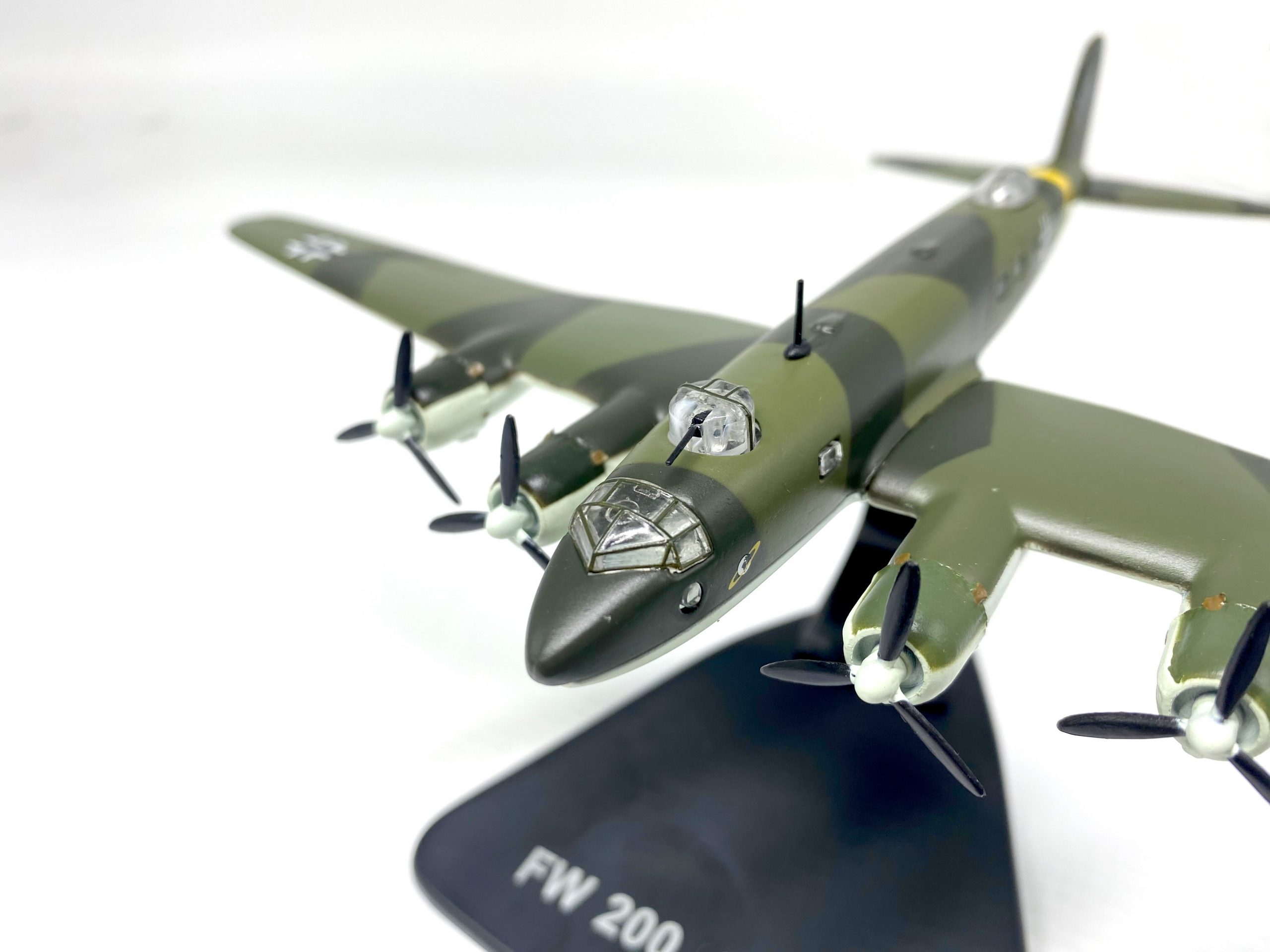 1: 144 German FW200 reconnaissance aircraft model Alloy aircraft model