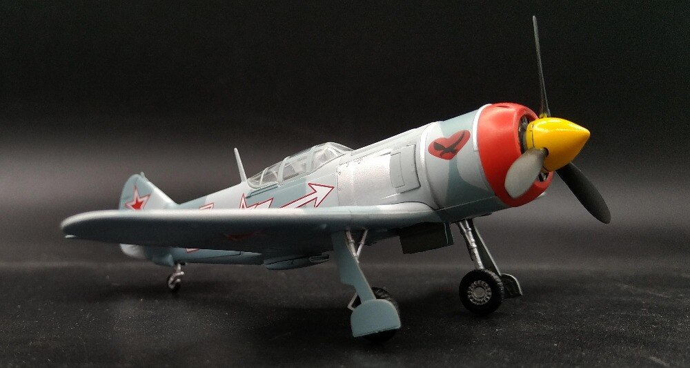 Trumpeter 1/72 Soviet War II la-7 fighter 23# 36333 finished product model