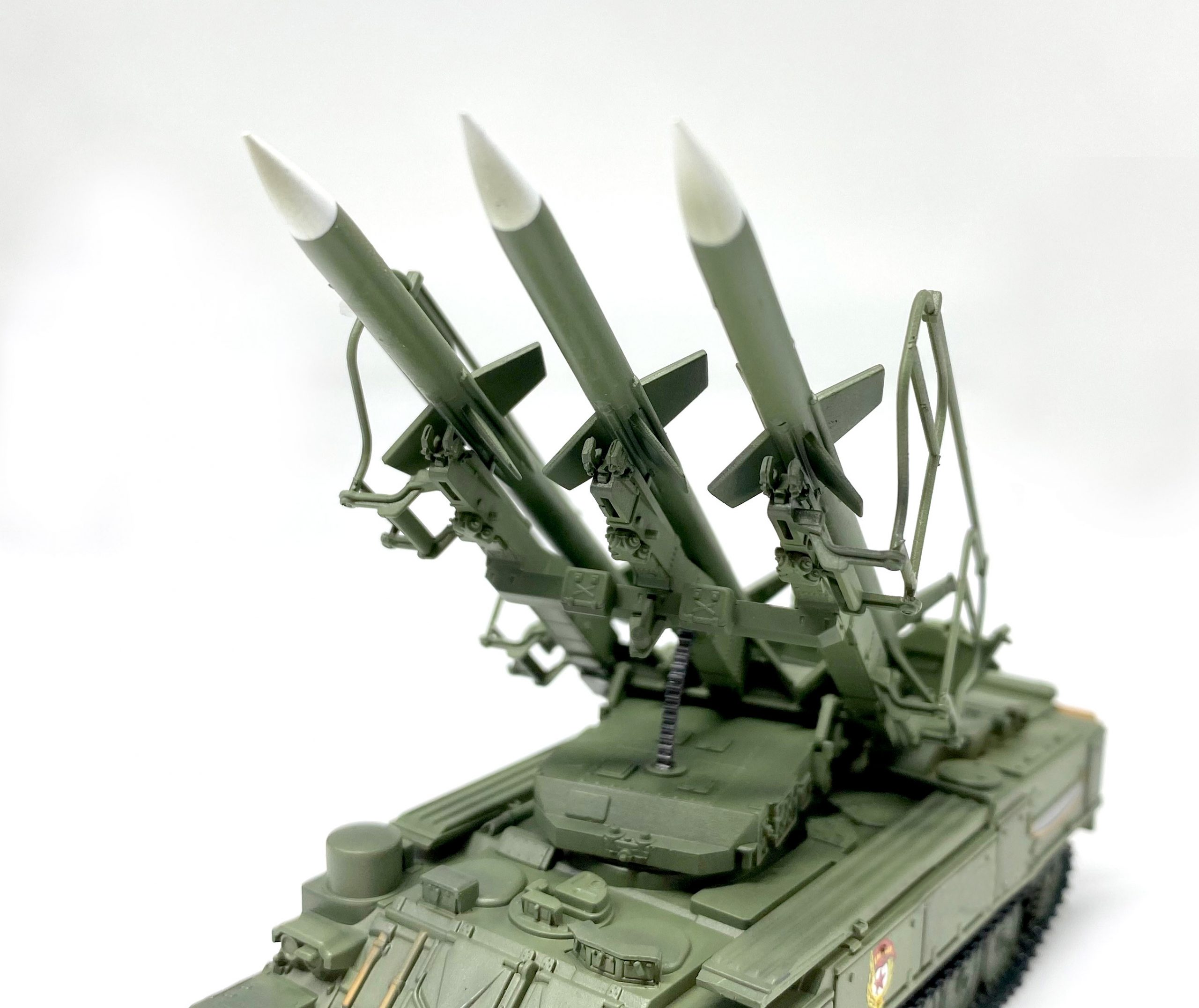 1: 72 sam-6 air defense missile launcher model East Germany painting Painting by the guards EM35109 35110 Collection model 1: 72 sam-6 air defense missile launcher model East Germany painting Painting by the guards EM35109 35110 Collection model