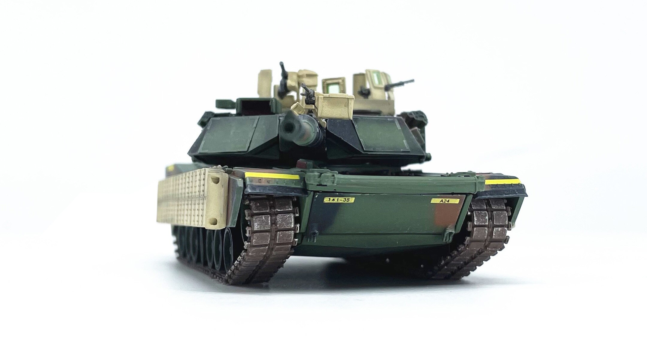 1: 72 us m1a1 tusk main battle tank NATO coating Finished model ornaments