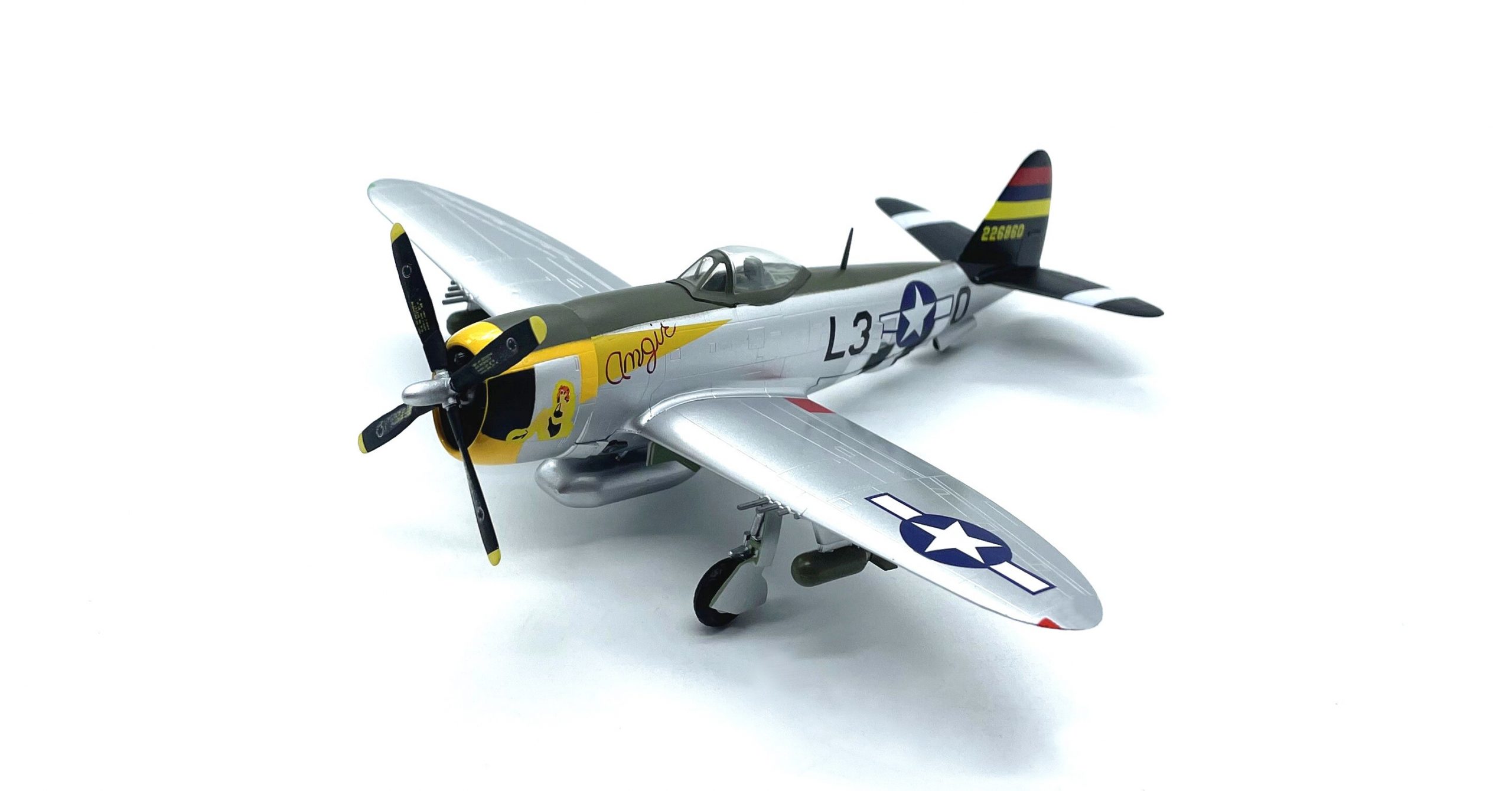 1: 72 World War II US P47 fighter Finished plastic simulation ornaments Collection model 37287 1: 72 World War II US P47 fighter Finished plastic simulation ornaments Collection model 37287