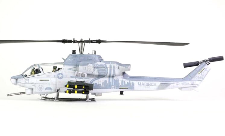 Fine 1 / 48 US Marine Corps AH-1W armed helicopter Afghanistan Finished product model