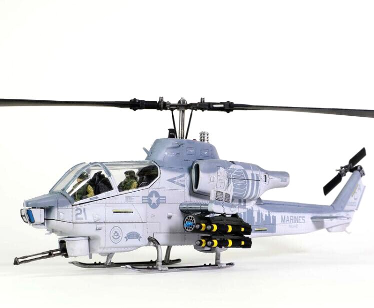 Fine 1 / 48 US Marine Corps AH-1W armed helicopter Afghanistan Finished product model