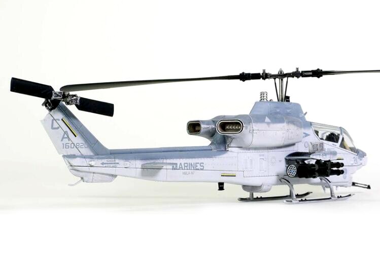 Fine 1 / 48 US Marine Corps AH-1W armed helicopter Afghanistan Finished product model