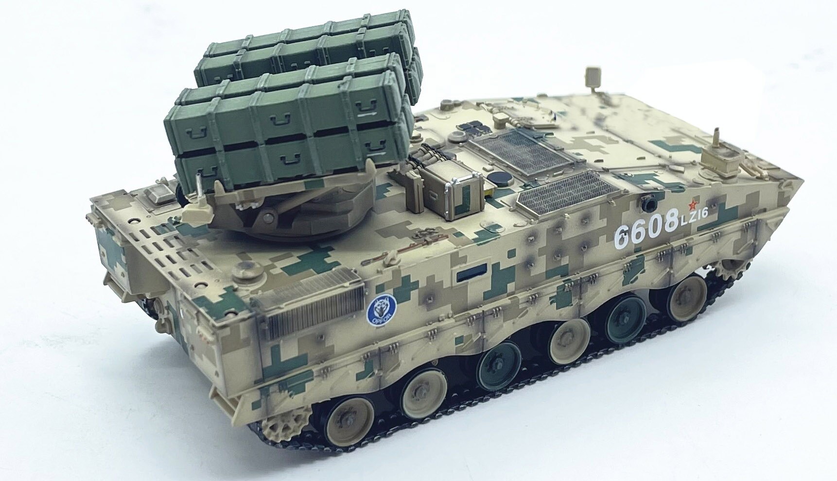 1: 72 China hj-10 anti tank missile launcher Armored car Desert Digital Camouflage Finished product model Number random