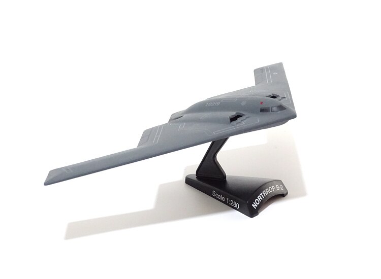 1 / 280 US B2 stealth bomber model Alloy aircraft model Finished product collection model 1 / 280 US B2 stealth bomber model Alloy aircraft model Finished product collection model
