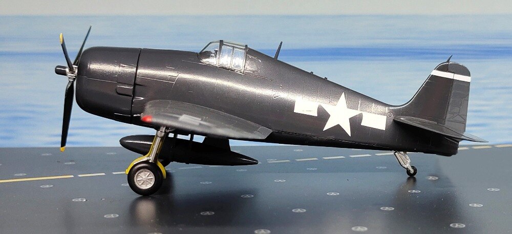 1:72 F6f-5 USA Fighter model World War II carrier based aircraft Finished aircraft model 37299 1:72 F6f-5 USA Fighter model World War II carrier based aircraft Finished aircraft model 37299