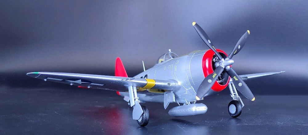 1:48 World War II US p47d fighter model Red tail Finished product simulation model 39309