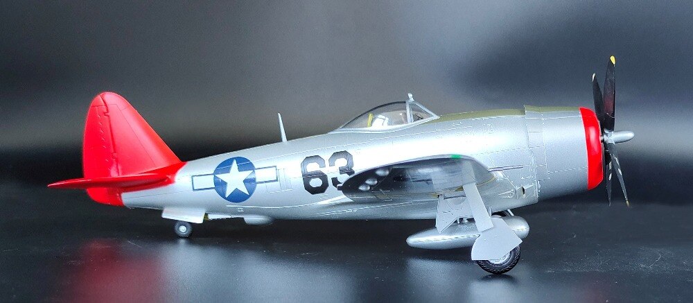 1:48 World War II US p47d fighter model Red tail Finished product simulation model 39309