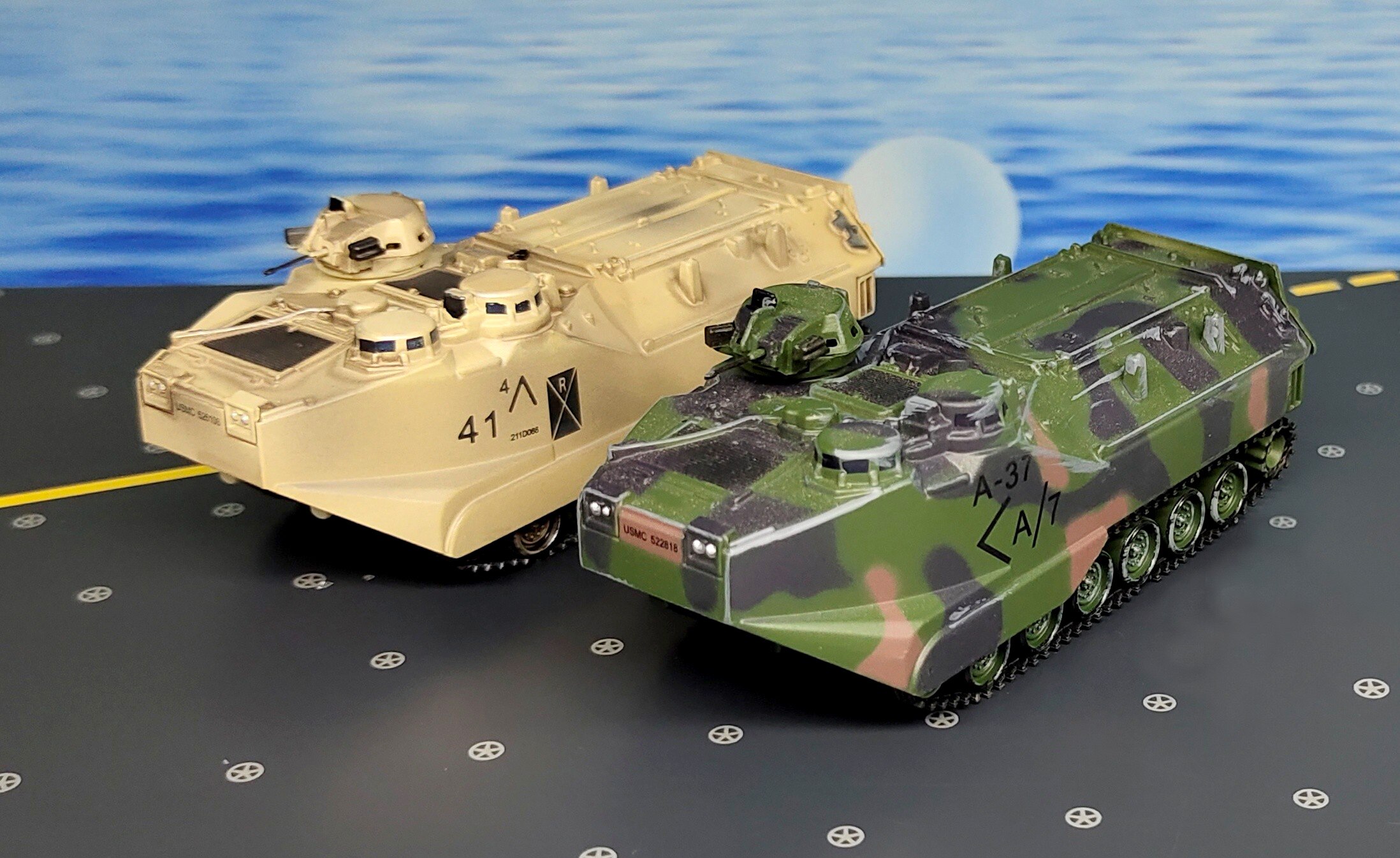 1:72 Aav-7a1 amphibious armored assault vehicle Static simulation model pendulum