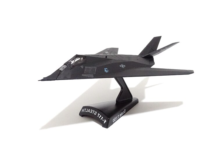 1 / 150 US F117 stealth fighter Blister box Alloy aircraft model