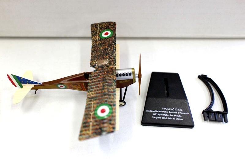 rare 1 / 72 Italian Air Force SVA 10 reconnaissance aircraft Biplane fighter Alloy collection model