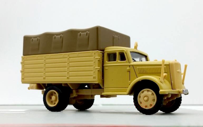 rare Special Offer 1:72 German 3-ton truck model simulation product display box Military model Alloy Collection Model