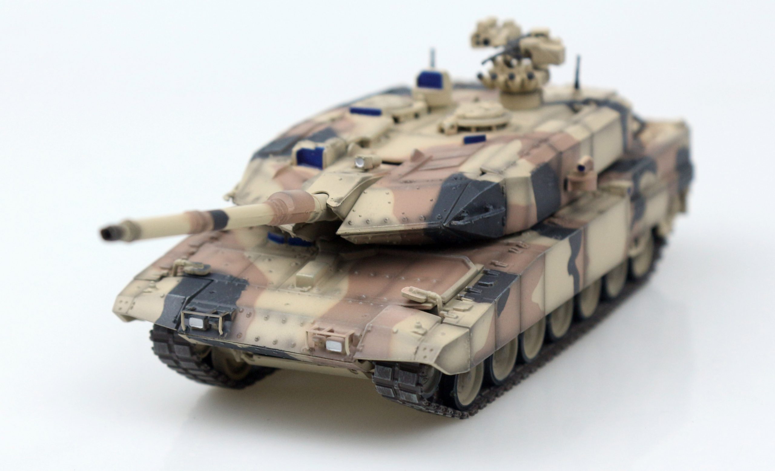 1 / 72 German 2a7 main battle tank Desert camouflage Finished combat vehicle model
